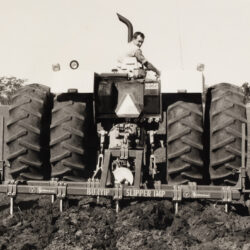 Bunyip Slipper at work Yeomans old school cool, old photo keyline