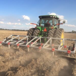Yeomans plow working very dry dusty ground - fitted with fixed shanks and manual depth wheels