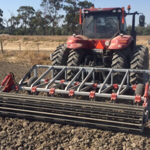 Yeomans plow with fixed shanks and crumble roller